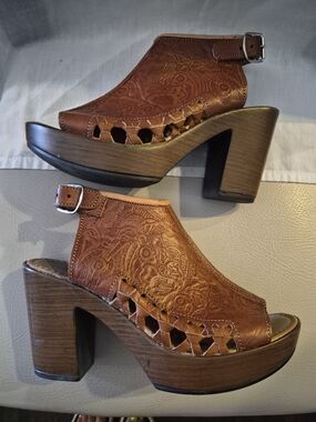 Women's Brown Embossed Leather Open-Toe Heel Mules with Buckle Strap